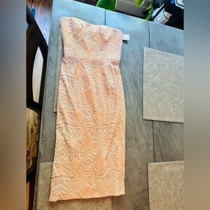 Dress the Population Strapless Peach Embossed Midi Dress